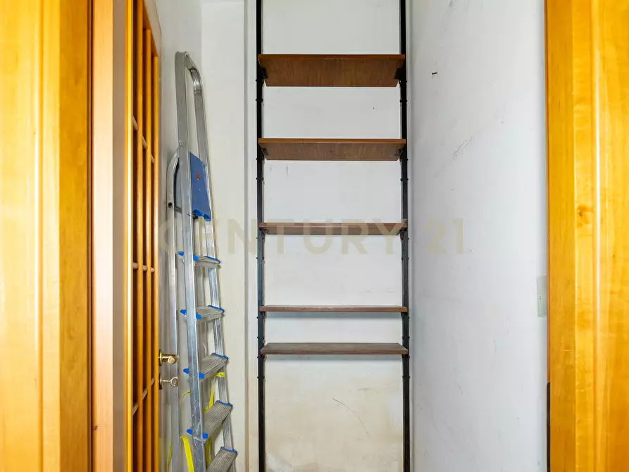 Immagine 23 di Pentalocale in vendita  in Via Stefano Vitale 12 a Catania