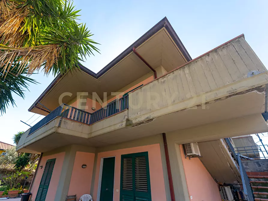 Immagine 30 di Porzione di casa in vendita  in Via Gaetano Donizetti 15 a Mascalucia