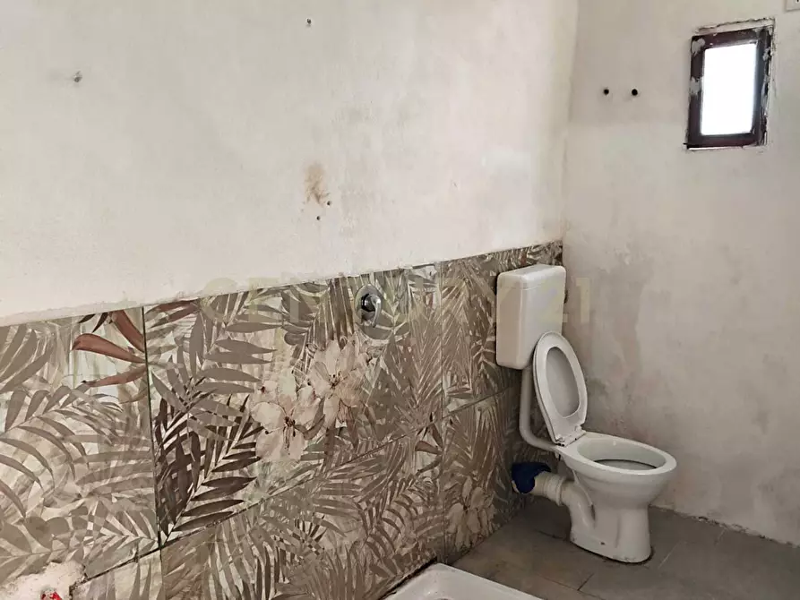 Immagine 42 di Palazzo in vendita  in Via Rione Sofia 6 a Carini