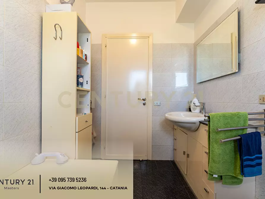 Immagine 40 di Quadrilocale in vendita  in Via Gesualdo Bufalino 1 a Aci Catena