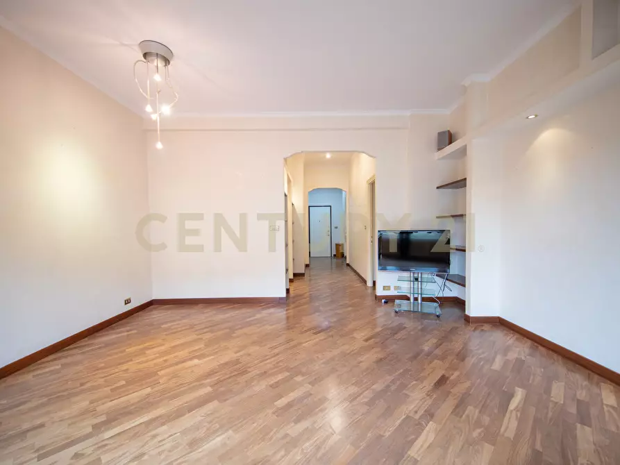 Immagine 6 di Trilocale in vendita  in Via Bevagna 56 a Roma