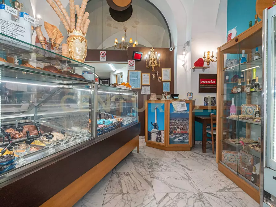 Immagine 3 di Locale commerciale in vendita  in Via Plebiscito 184 a Catania
