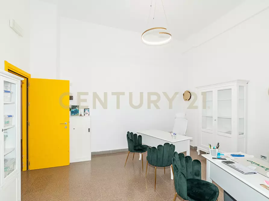 Immagine 8 di Locale commerciale in vendita  in Viale Polibio a Siracusa