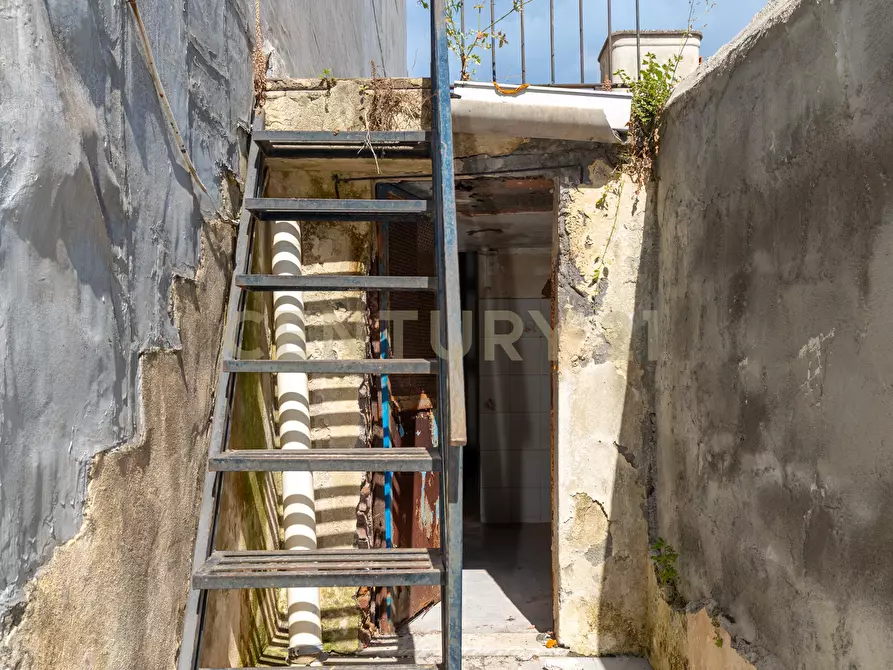 Immagine 13 di Casa indipendente in vendita  in Via Duca di Massa 17/19 a Aci Castello