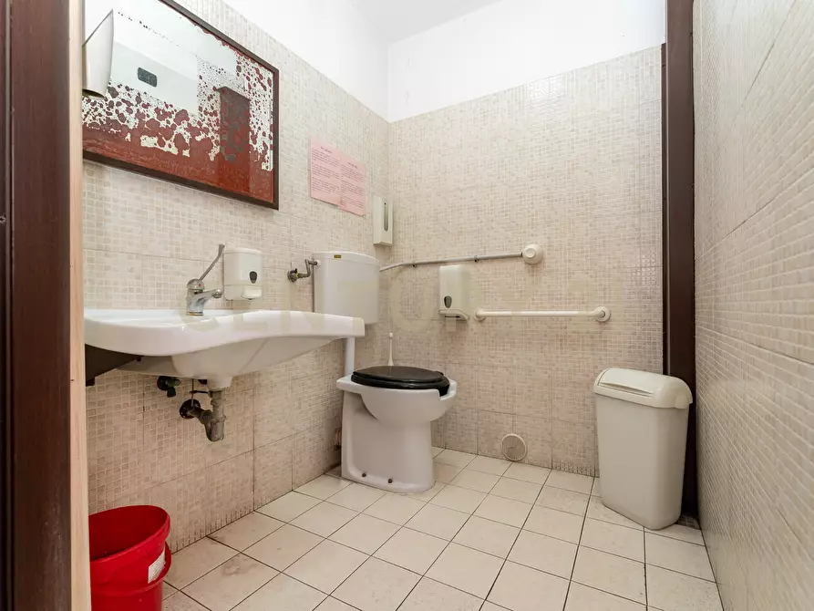 Immagine 21 di Bar / Ristorante in vendita  in Via Milo 10 a Catania