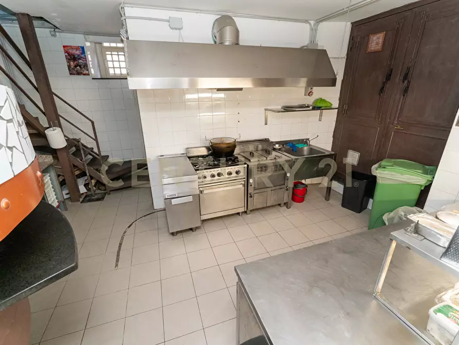 Immagine 43 di Pizzeria / Pub in vendita  in Via Plebiscito 179 a Catania