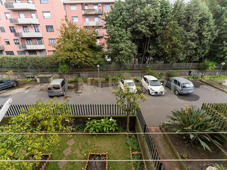 Immagine 35 di Quadrilocale in vendita  in Via Giolitti Giovanni SNC a Gravina Di Catania