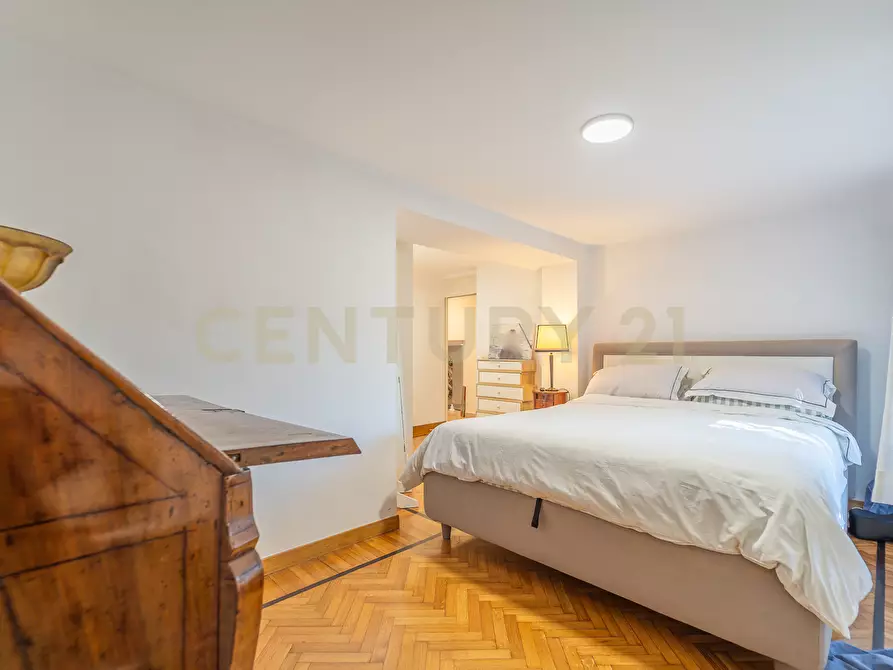 Immagine 55 di Bilocale in vendita  in Via la Sila 14 a Roma