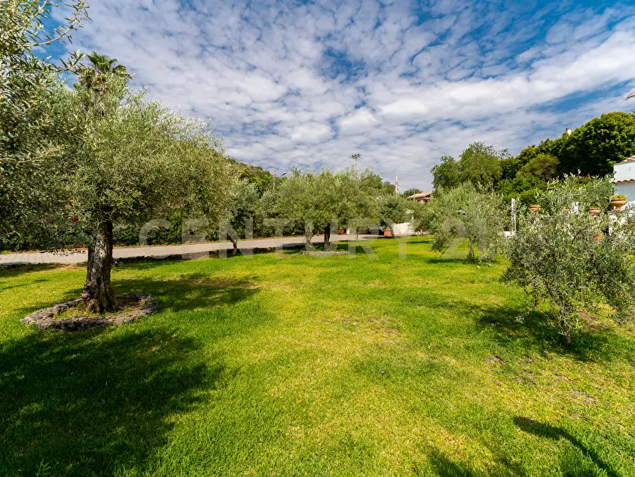Immagine 35 di Villa in vendita  in Via Dietro Serra 2 a Viagrande