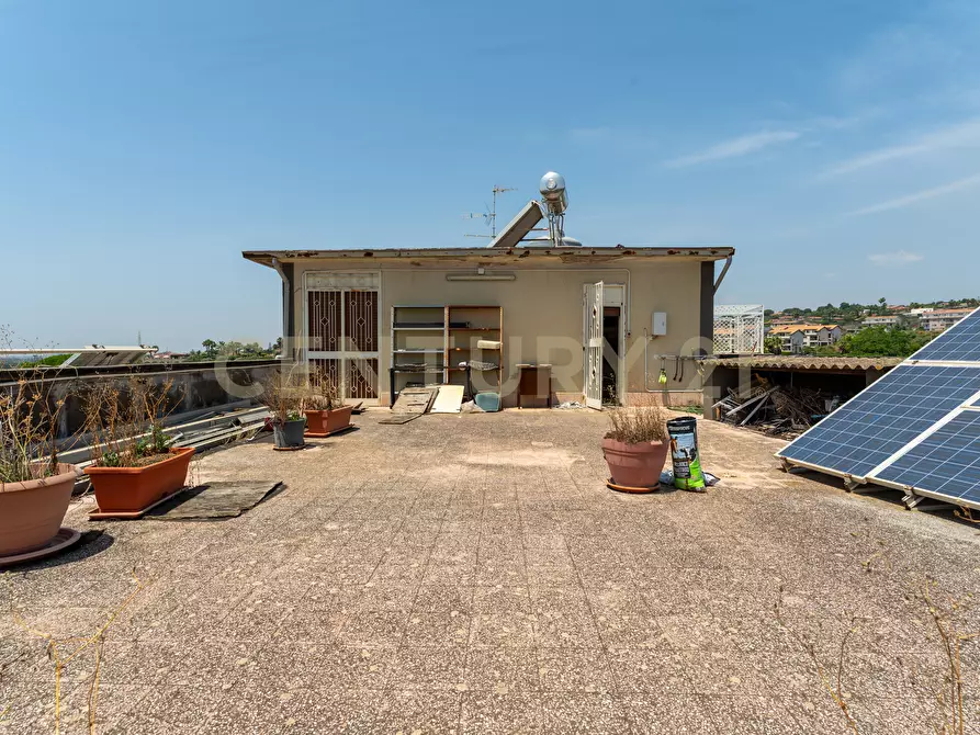 Immagine 54 di Loft/Open space in vendita  in Via Madonna delle Lacrime 64 a San Giovanni La Punta