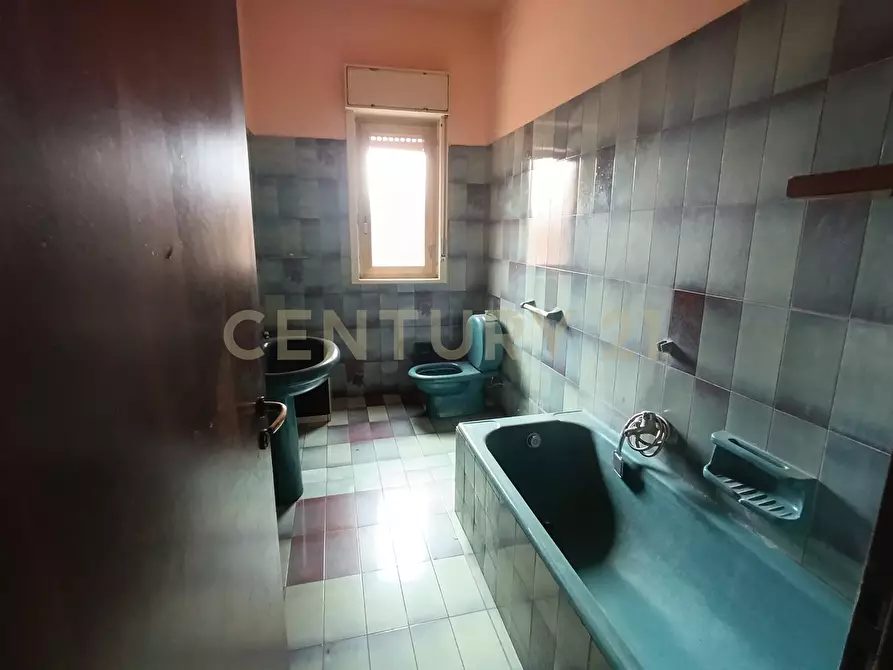 Immagine 18 di Pentalocale in vendita  in Via Nicola Coviello 158 a Biancavilla