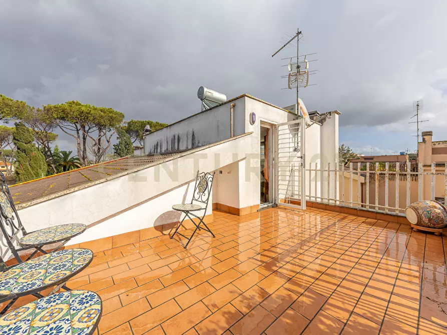 Immagine 99 di Villa in affitto  in Via Bedollo 117 a Roma