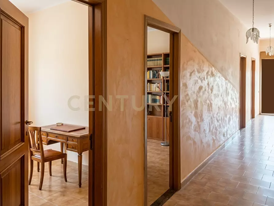 Immagine 13 di Appartamento in vendita  in Via Corinto 30 a Adrano