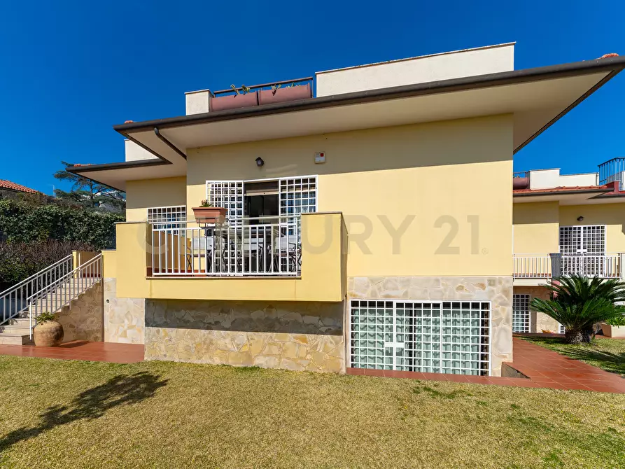 Immagine 18 di Villa in vendita  in Via Antonello da Messina 57 a Aci Castello