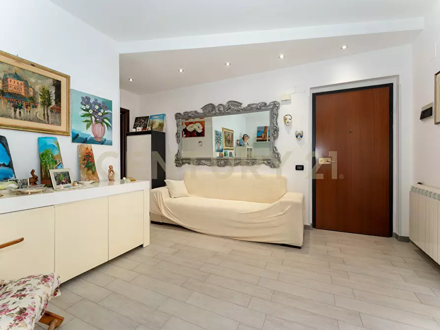 Immagine 21 di Bilocale in vendita  in Via dei Ciclopi 160 a Aci Catena