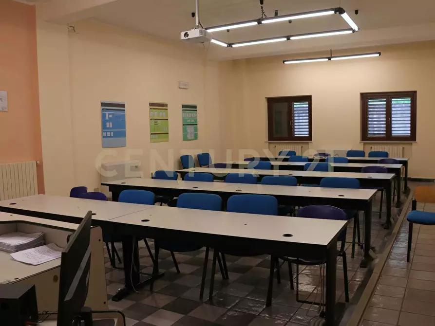 Immagine 32 di Attività commerciale in vendita  in Via Enrico Mattei 12 a Enna