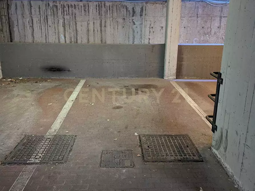 Immagine 7 di Garage in vendita  in Via Paolo Barison 14 a Roma