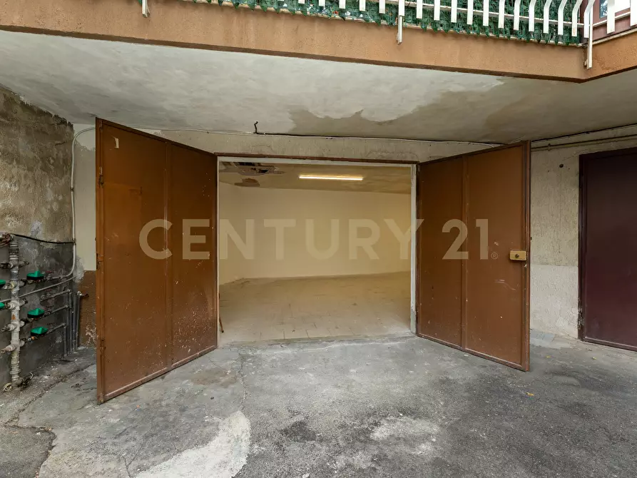 Immagine 28 di Appartamento in vendita  in Via dei Lillà 1 a Valverde