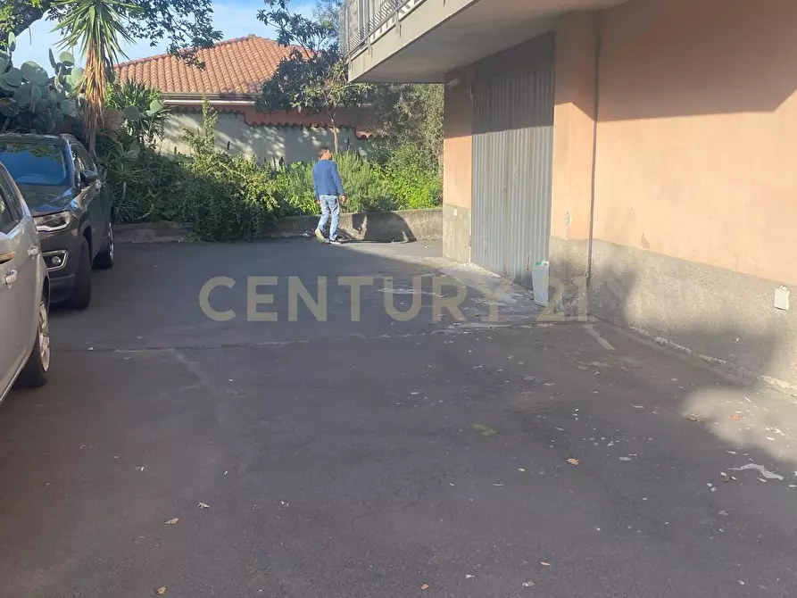 Immagine 1 di Garage in vendita  in Via Balatelle 11 a San Giovanni La Punta