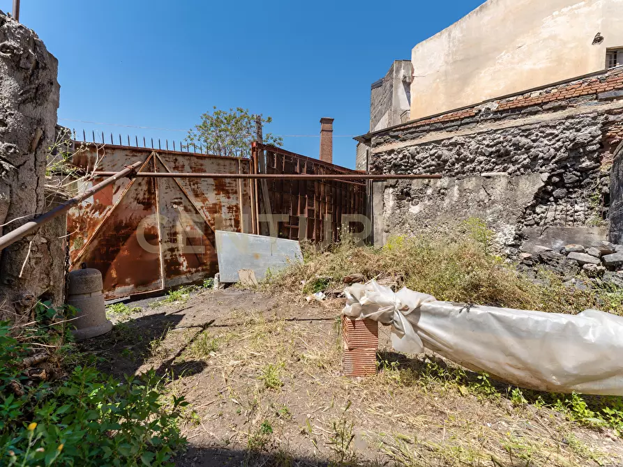 Immagine 27 di Terratetto in vendita  in Via delle Calcare 161 a Catania
