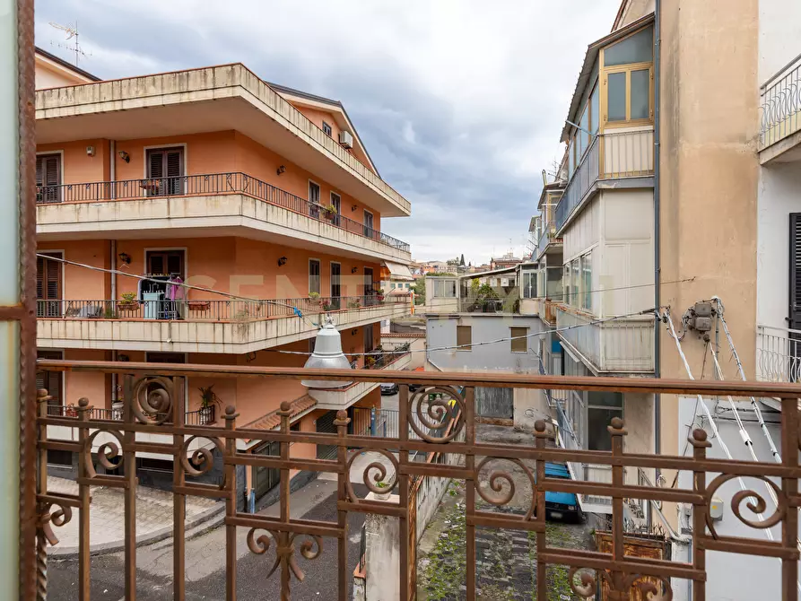 Immagine 24 di Pentalocale in vendita  in Via Lorenzo Maddem 67 a Acireale