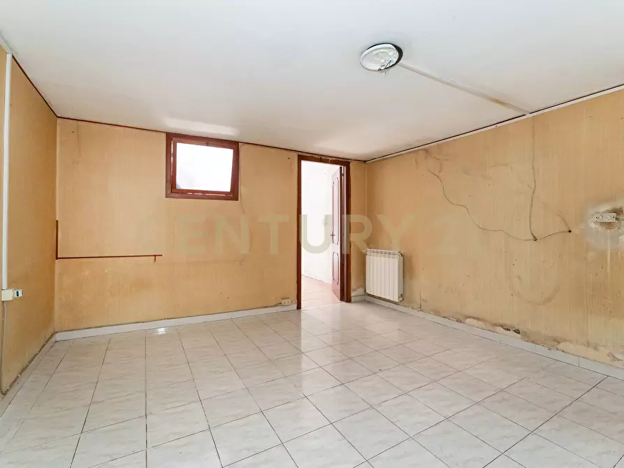 Immagine 11 di Quadrilocale in vendita  in Via P. Gobetti 8 a Adrano