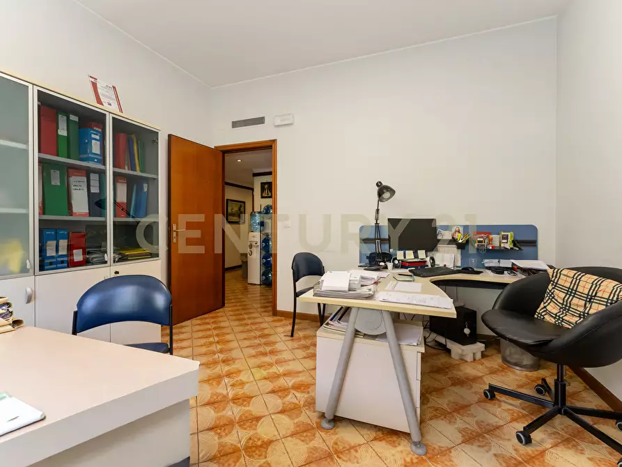 Immagine 13 di Ufficio in vendita  in Via Grazia Deledda 2 a Catania