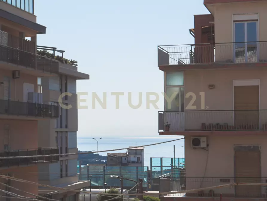 Immagine 12 di Appartamento in vendita  in Via Renato Fucini 1 a Catania
