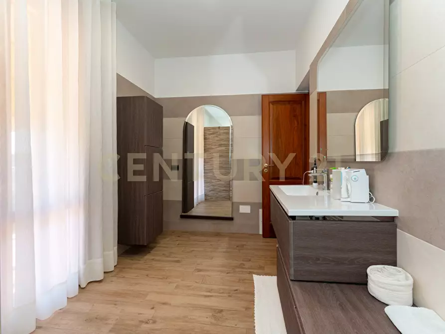 Immagine 23 di Villa in vendita  in Via Gela 95 a Caltagirone