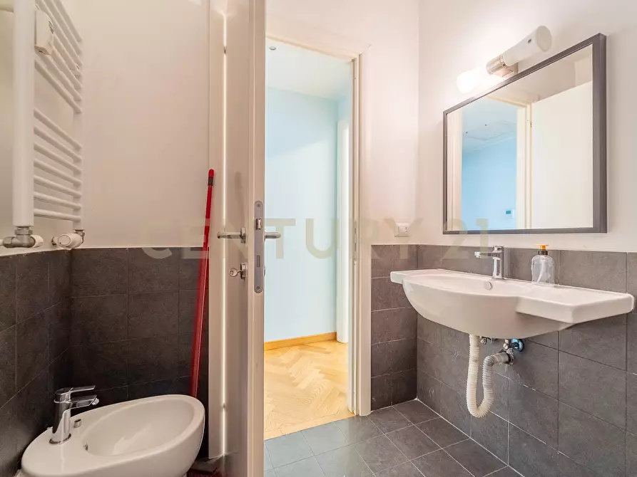 Immagine 15 di Pentalocale in affitto  in Via di Vigna Stelluti 157 a Roma