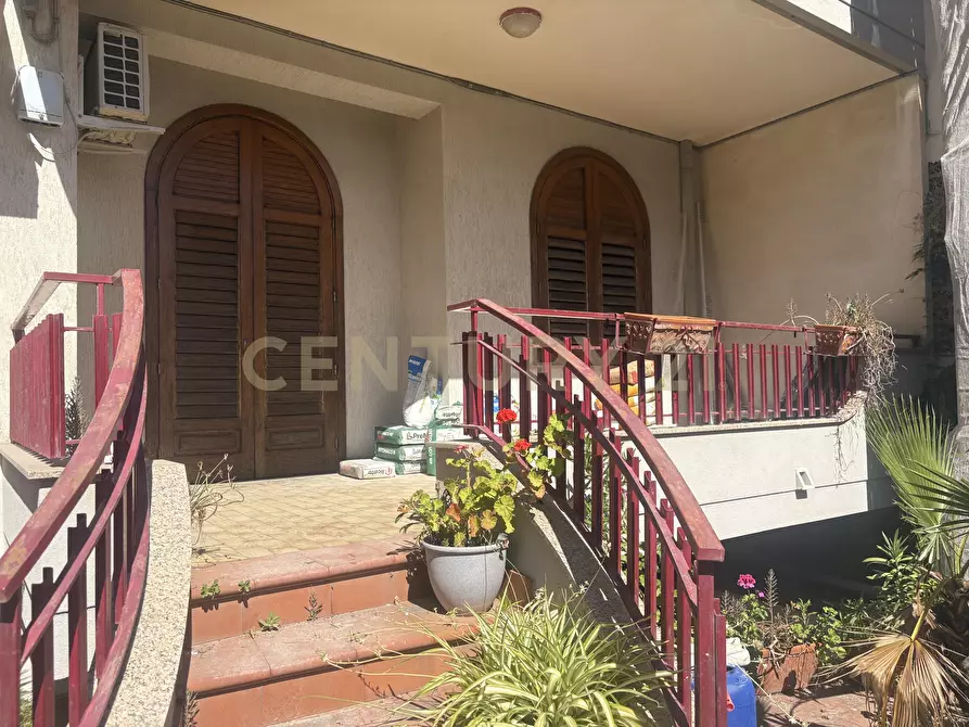 Immagine 2 di Pentalocale in vendita  in Via Francesco Baracca 59 a Riposto