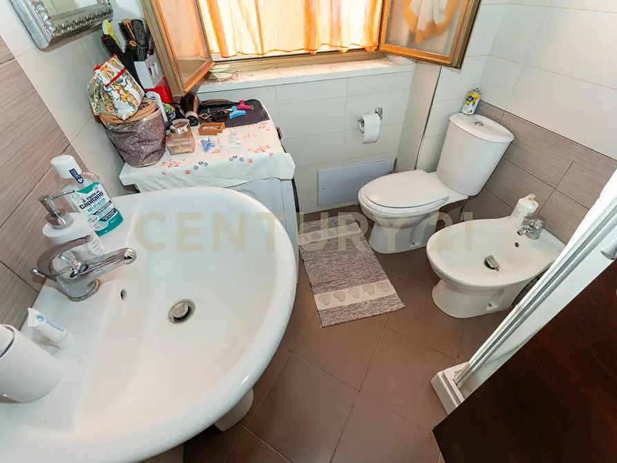 Immagine 11 di Bilocale in vendita  in Via dei Ciclopi 160 a Aci Catena