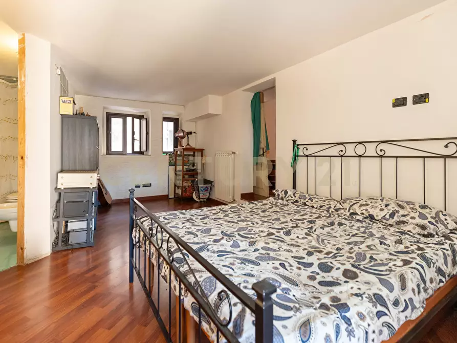 Immagine 50 di Pentalocale in vendita  in Via Etnea 196 a Catania