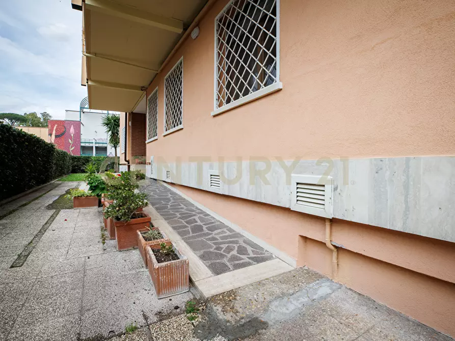 Immagine 38 di Trilocale in vendita  in Via Tazio Nuvolari 210 a Roma
