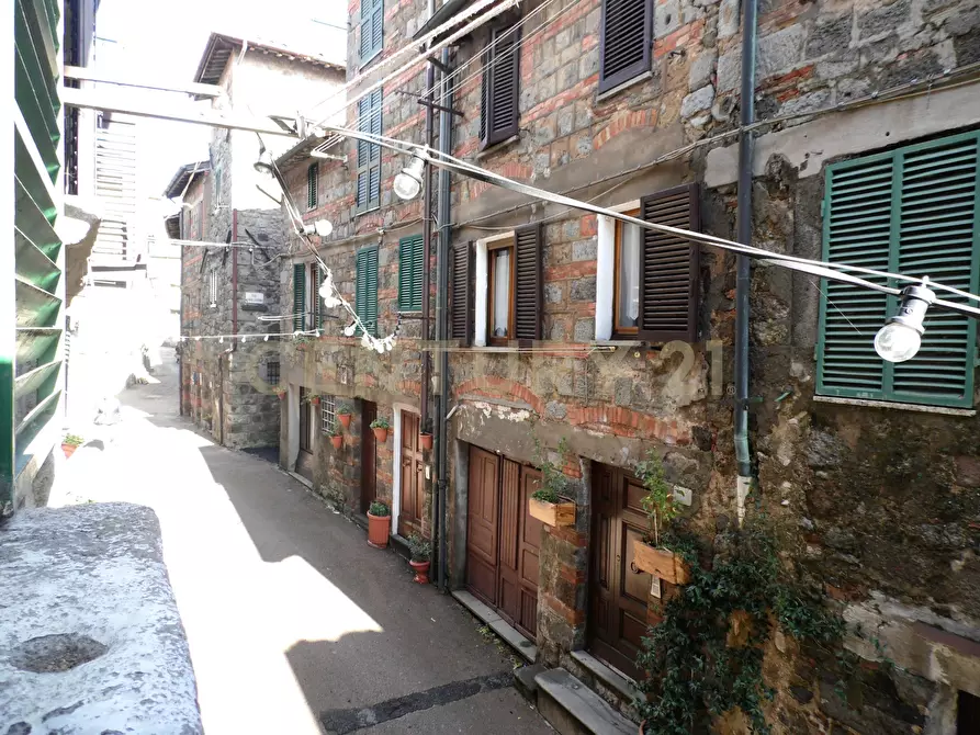 Immagine 3 di Bilocale in vendita  in Via Pinelli 9 a Abbadia San Salvatore