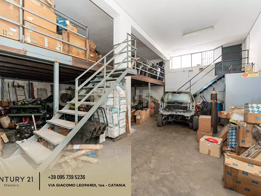 Immagine 14 di Locale commerciale in vendita  in Via Antonio Prestinenza 7 a Catania