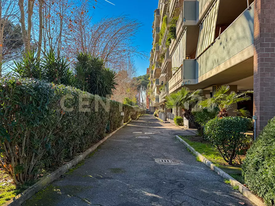 Immagine 24 di Trilocale in vendita  in Via Belforte del Chienti 25 a Roma