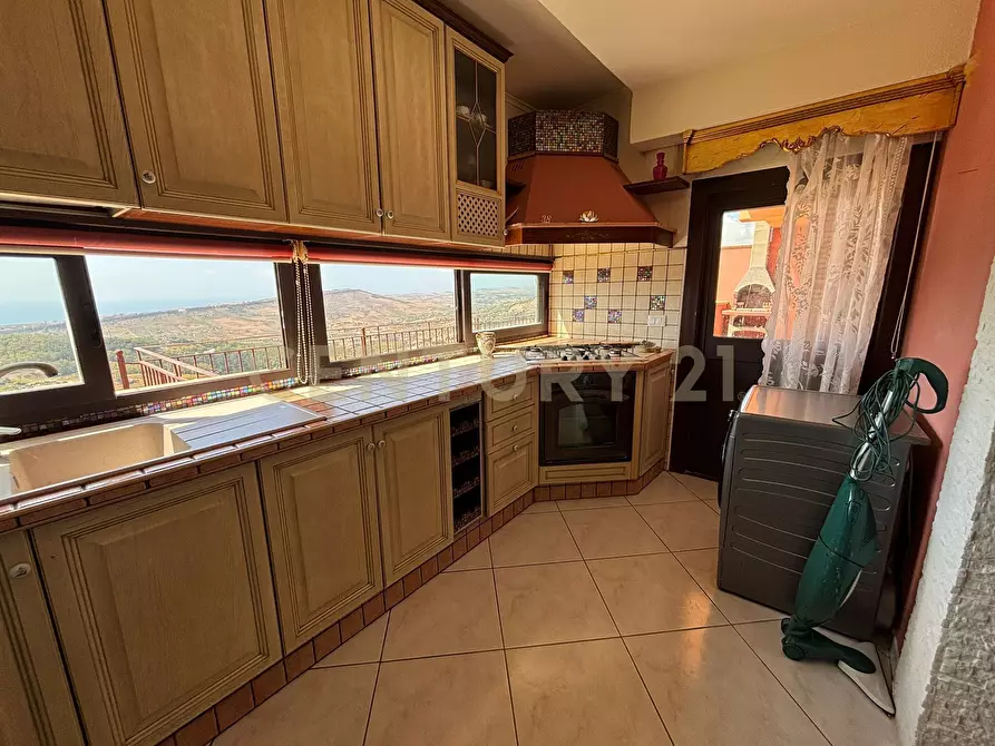 Immagine 83 di Pentalocale in vendita  in Via Giuseppe Basile 2 a Agrigento