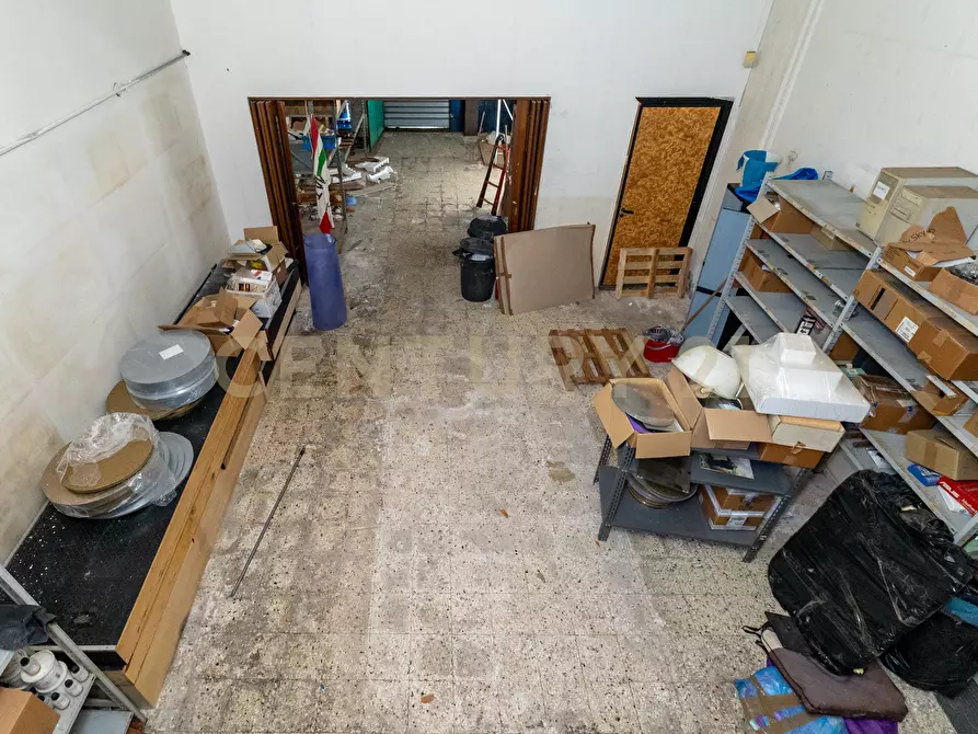 Immagine 30 di Magazzino in vendita  in Via Convento del Carmine 6 a Tremestieri Etneo