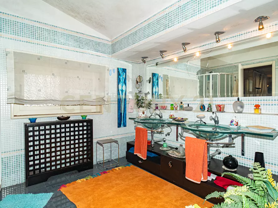 Immagine 49 di Villa in vendita  in Via G. Pezzana 9 a Aci Castello