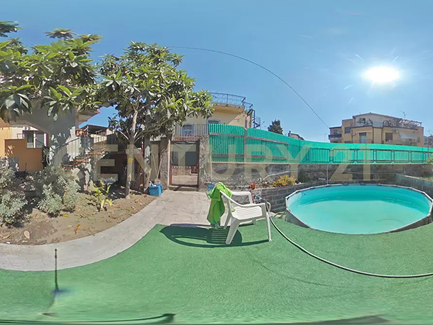 Immagine 78 di Villa in vendita  in Via Quartiere Longo 18 a Aci Castello