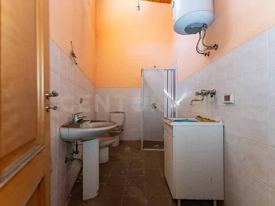 Immagine 81 di Palazzo in vendita  in Via Sebastiano Catania 284 a Catania
