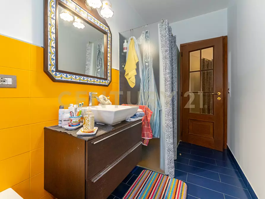 Immagine 37 di Trilocale in vendita  in Via Tremestieri 16 a Mascalucia