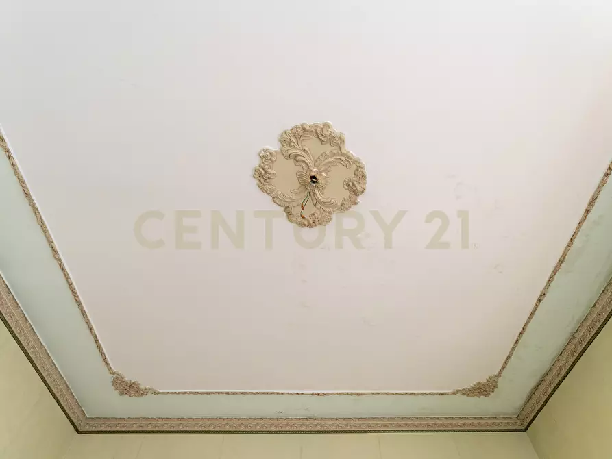 Immagine 45 di Pentalocale in vendita  in Via Edmondo de Amicis 62 a Catania