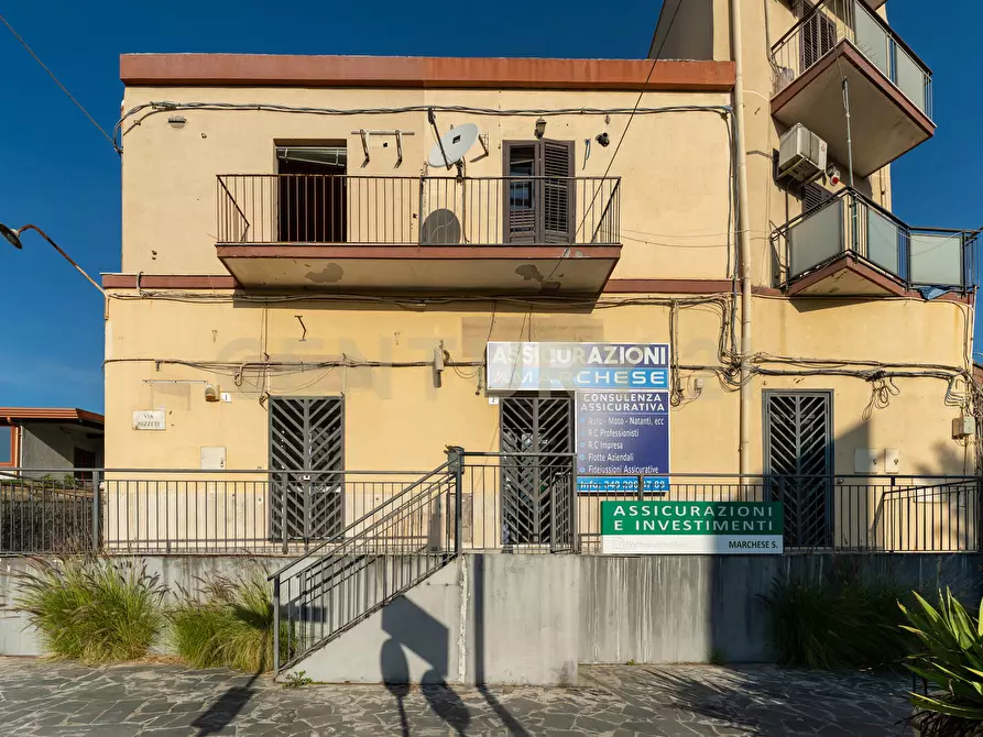 Immagine 30 di Locale commerciale in vendita  in Via Nizzeti 3 a Tremestieri Etneo