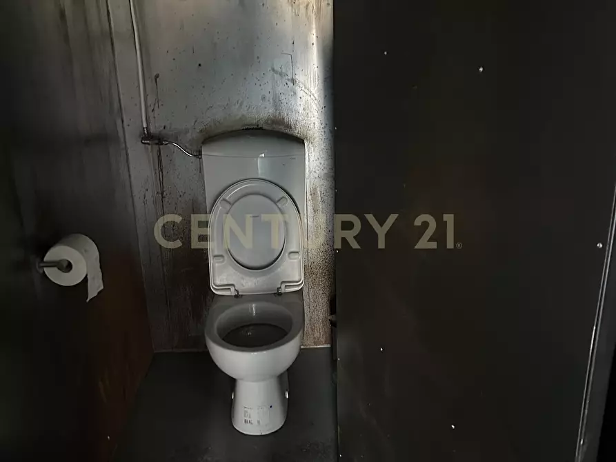 Immagine 13 di Locale commerciale in affitto  in Viale del Lavoro snc a San Martino Buon Albergo