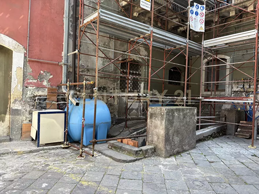 Immagine 13 di Locale commerciale in vendita  in Via 6 Aprile 59 a Catania
