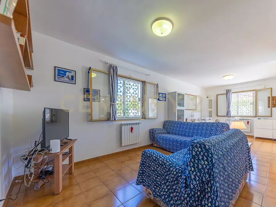 Immagine 2 di Villa in vendita  in Strada Isola Bella 43 a Latina