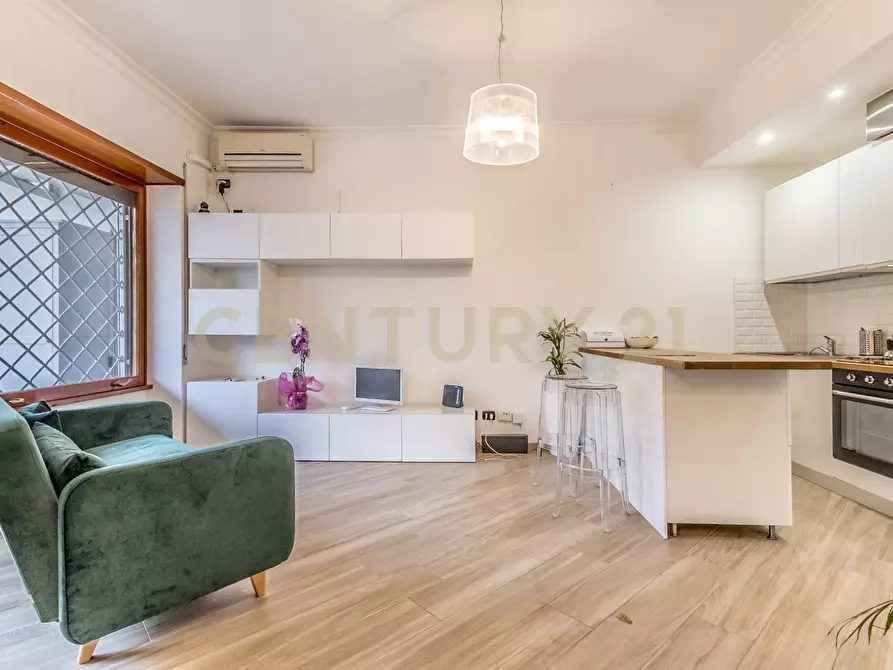 Immagine 1 di Bilocale in affitto  in Via Tomba di Nerone 14 a Roma