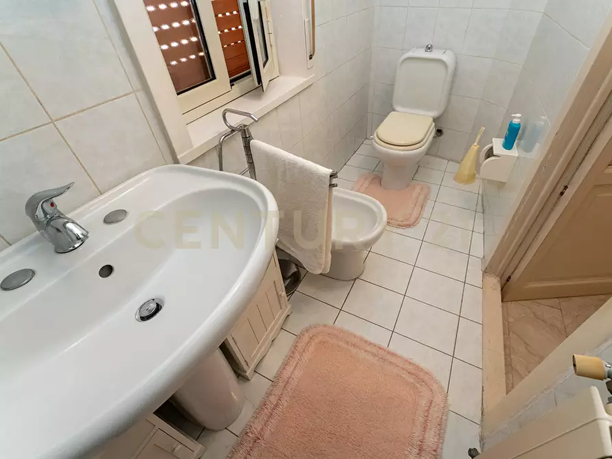 Immagine 48 di Pentalocale in vendita  in Via Antonino di Sangiuliano 185 a Catania